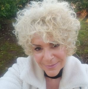 Meet your Posher, Ellen